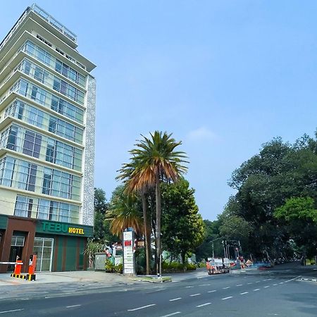 Tebu Hotel Бандунг Экстерьер фото