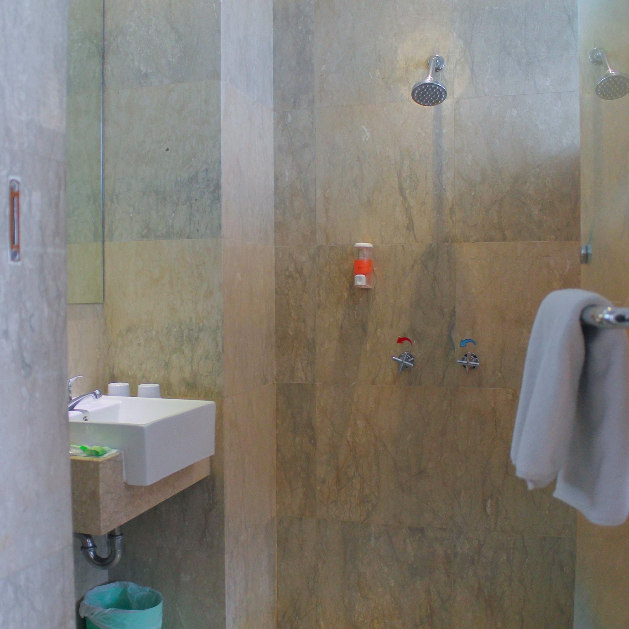 Tebu Hotel Бандунг Экстерьер фото