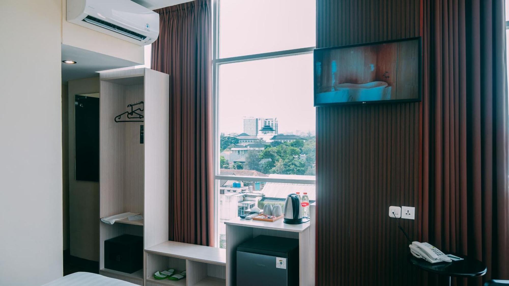 Tebu Hotel Бандунг Экстерьер фото