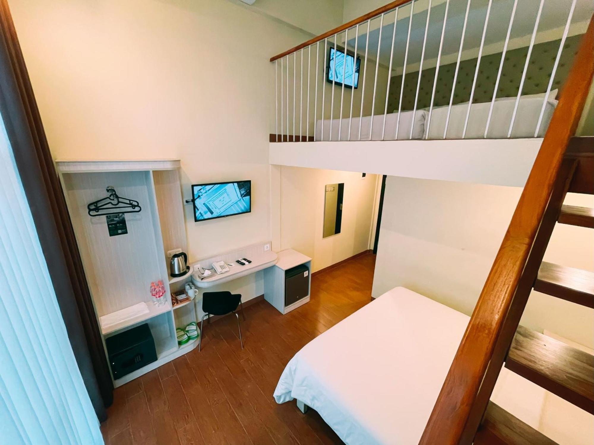 Tebu Hotel Бандунг Экстерьер фото