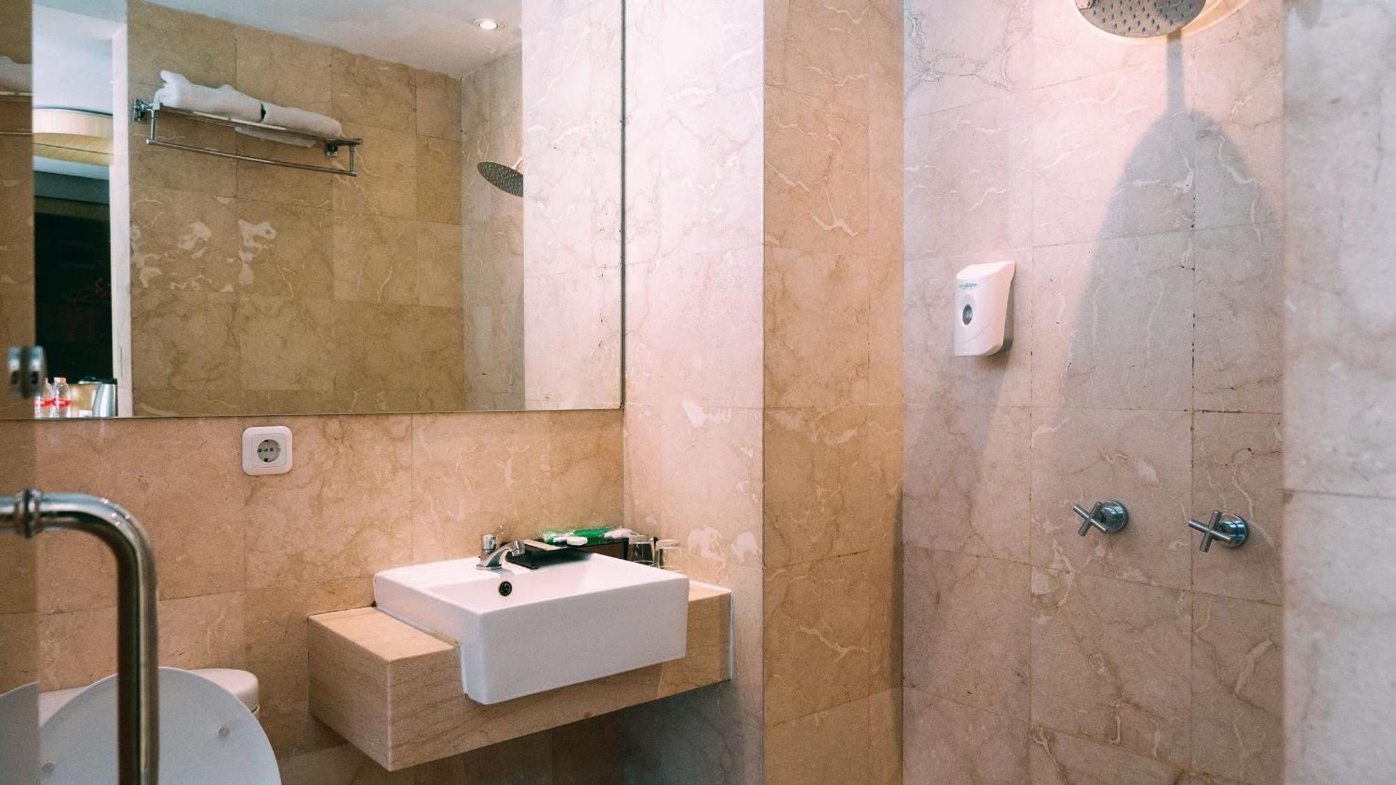 Tebu Hotel Бандунг Экстерьер фото