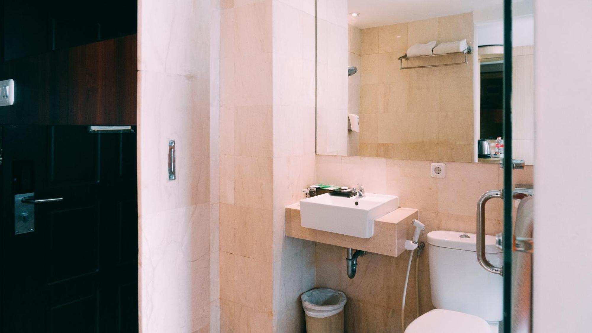 Tebu Hotel Бандунг Экстерьер фото